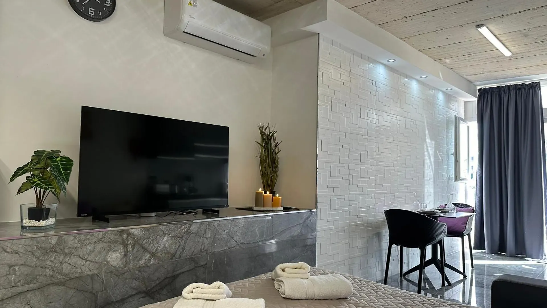 Apartment Seafront, Lovely Modern Studio. Saint Julian's