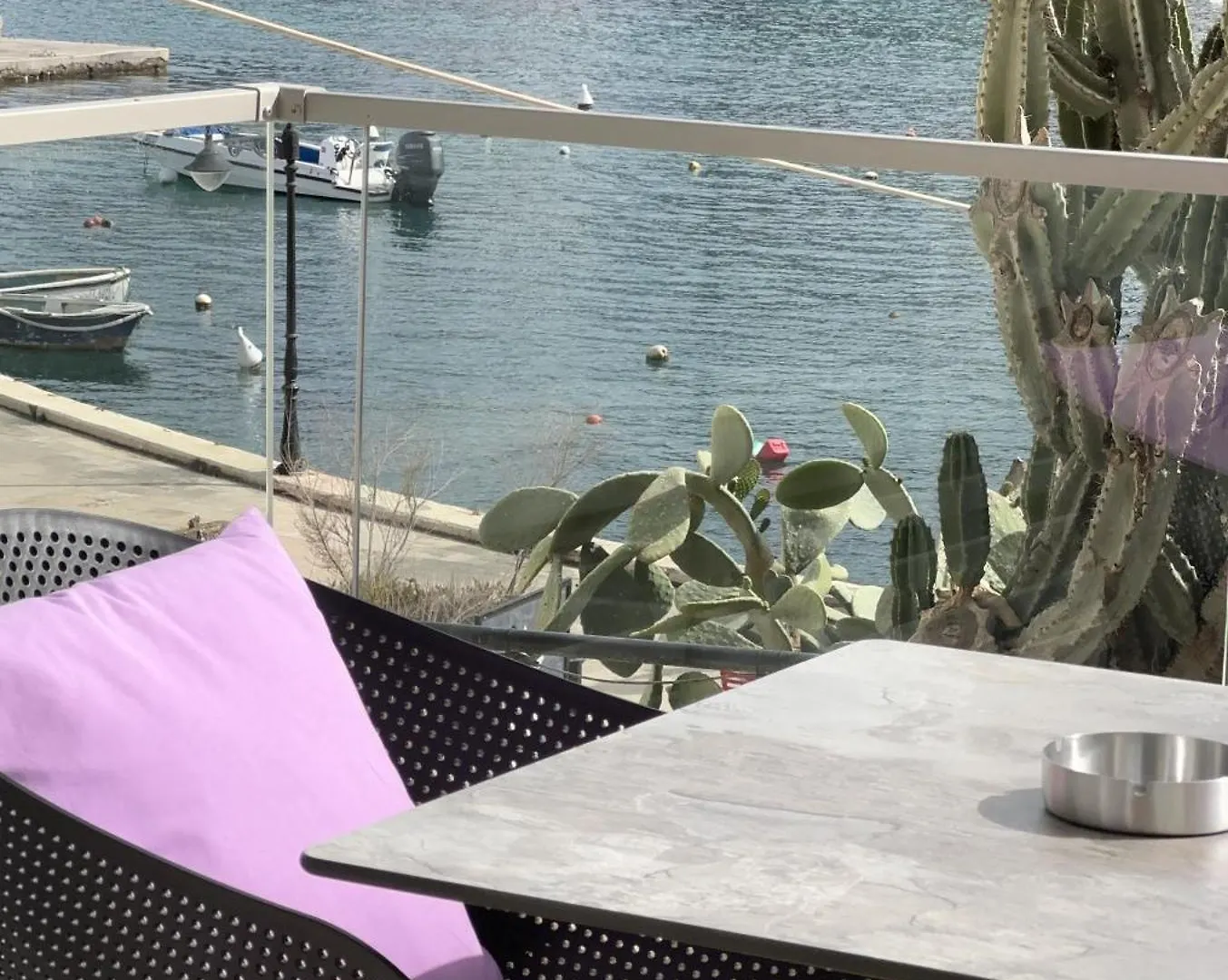 Seafront, Lovely Modern Studio. St. Julian's 0*,  Malta